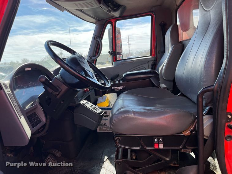 image for item DG5412 2007 International 7400  dump truck