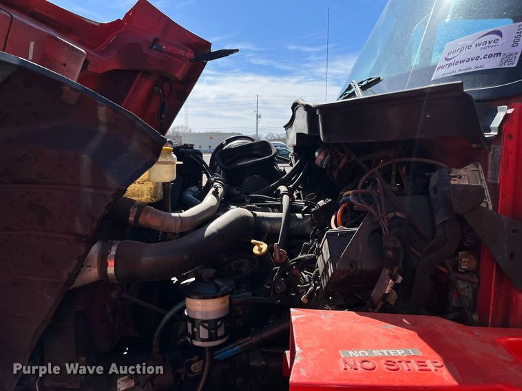 image for item DG5412 2007 International 7400  dump truck