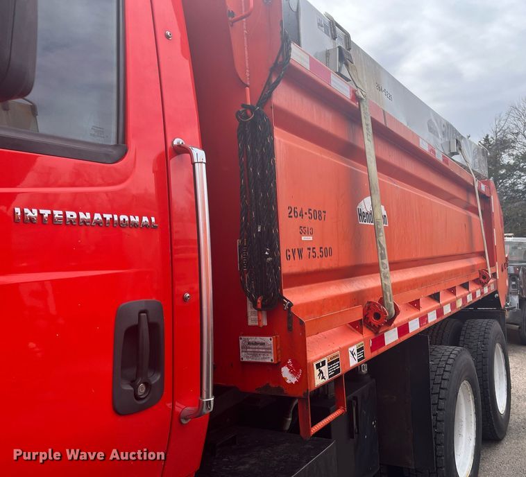 image for item DG5413 2007 International 7400  dump truck