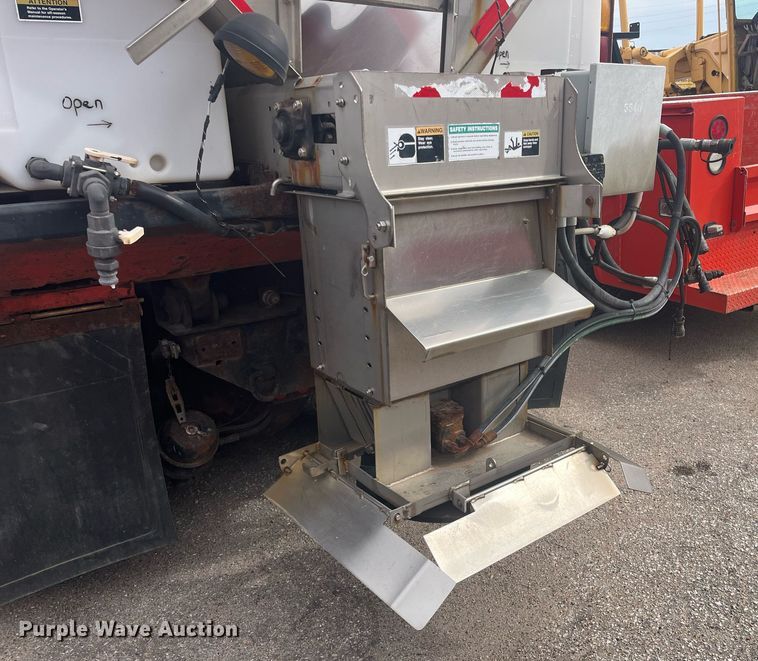 image for item DG5413 2007 International 7400  dump truck