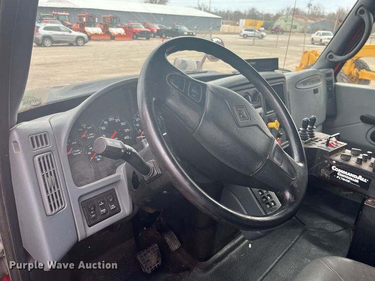 image for item DG5413 2007 International 7400  dump truck