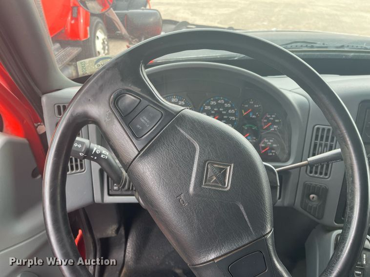 image for item DG5413 2007 International 7400  dump truck