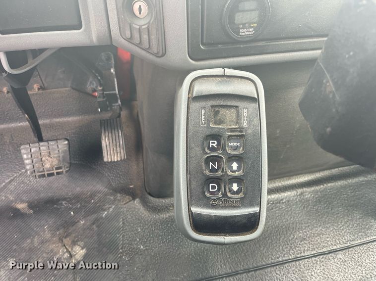 image for item DG5413 2007 International 7400  dump truck