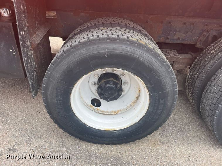 image for item DG5413 2007 International 7400  dump truck