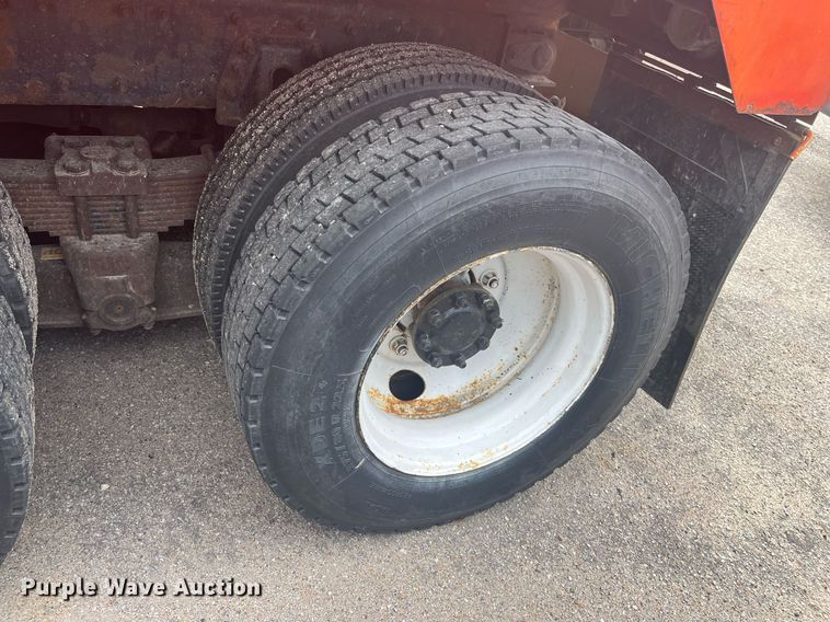 image for item DG5413 2007 International 7400  dump truck