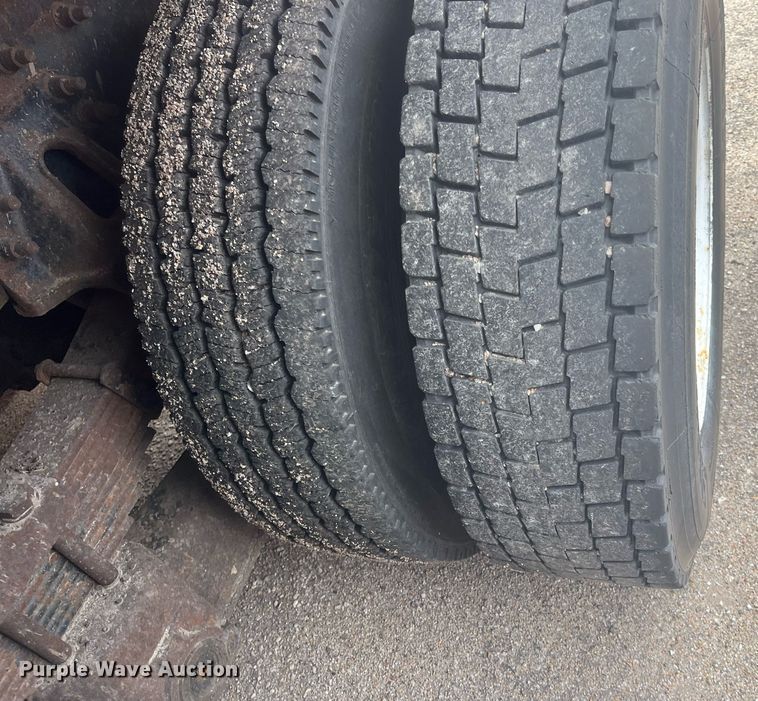 image for item DG5413 2007 International 7400  dump truck