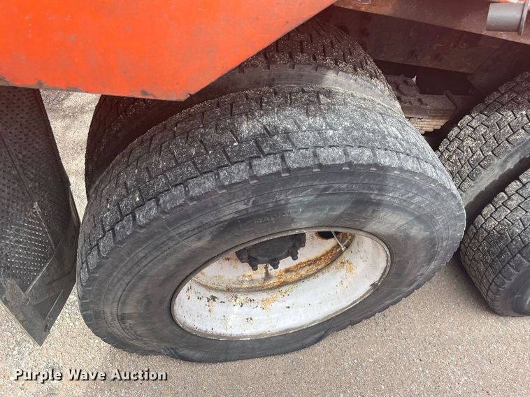 image for item DG5413 2007 International 7400  dump truck