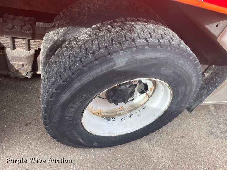 image for item DG5413 2007 International 7400  dump truck