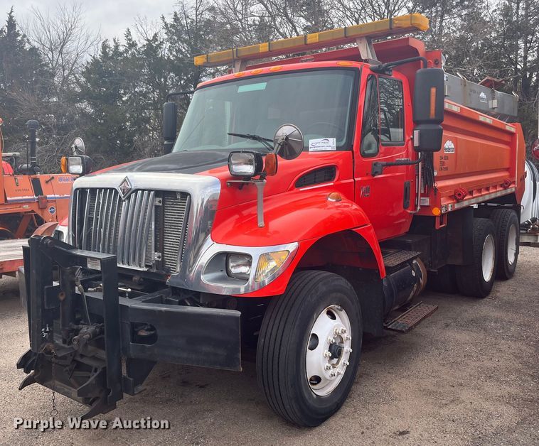 image for item DG5414 2007 International 7400  dump truck