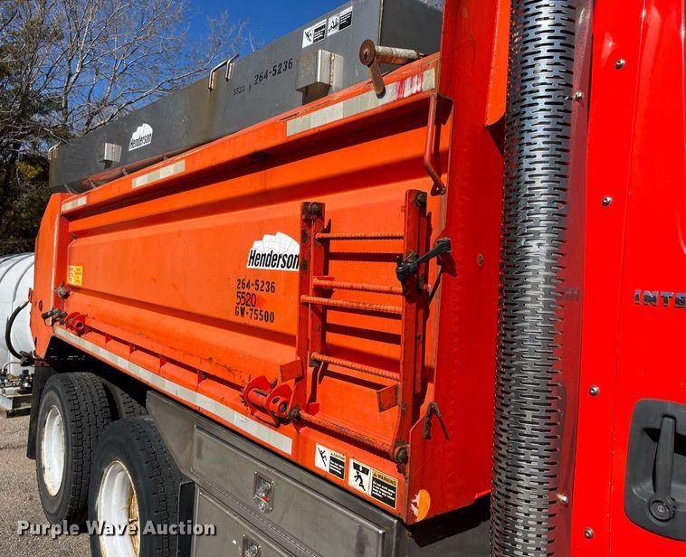image for item DG5414 2007 International 7400  dump truck