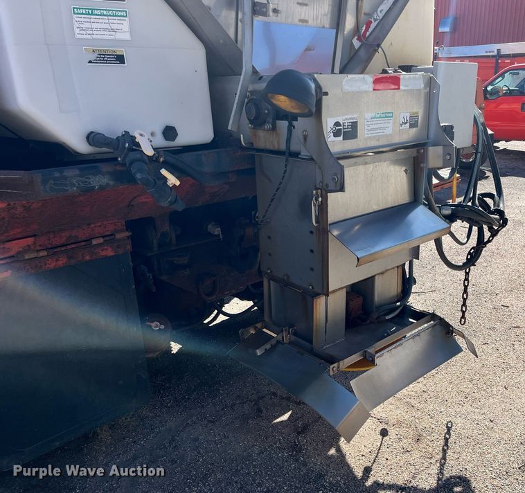 image for item DG5414 2007 International 7400  dump truck