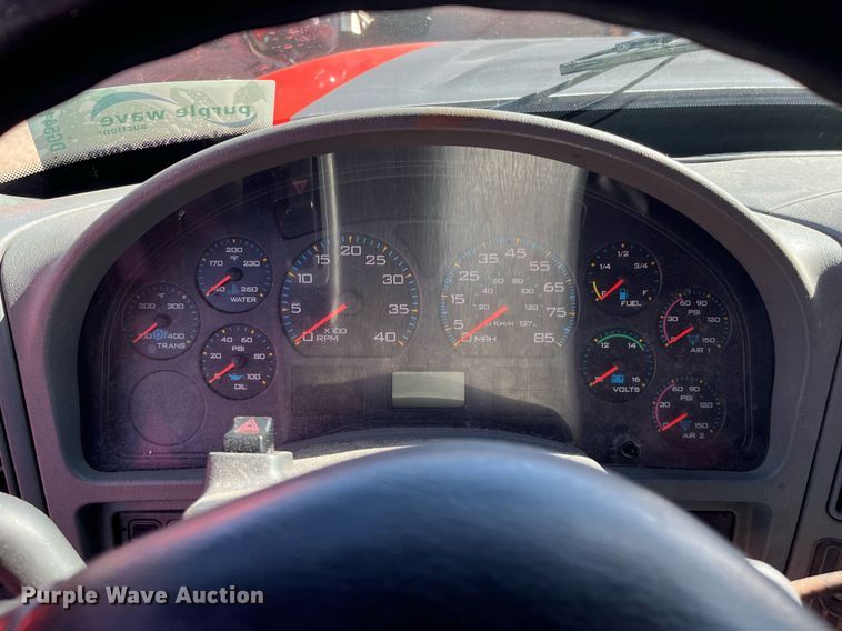 image for item DG5414 2007 International 7400  dump truck