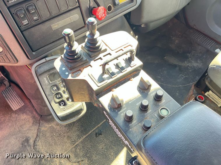 image for item DG5414 2007 International 7400  dump truck