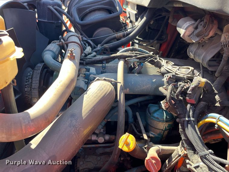 image for item DG5414 2007 International 7400  dump truck