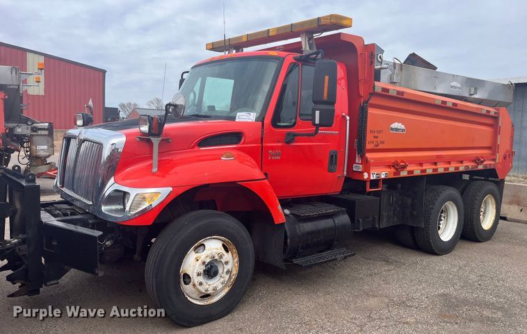 image for item DG5415 2007 International 7400  dump truck