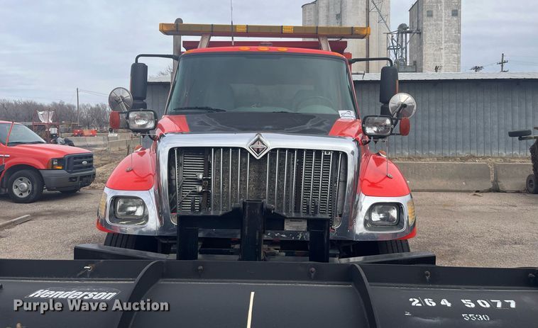 image for item DG5415 2007 International 7400  dump truck