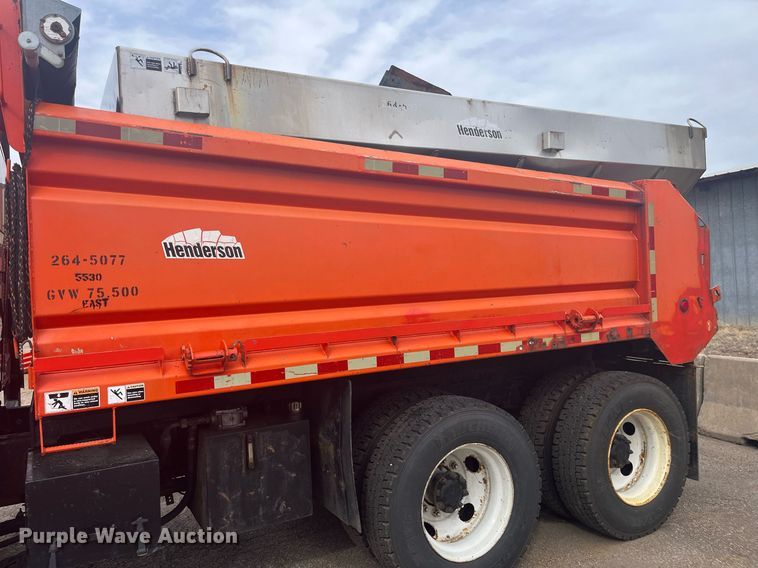 image for item DG5415 2007 International 7400  dump truck