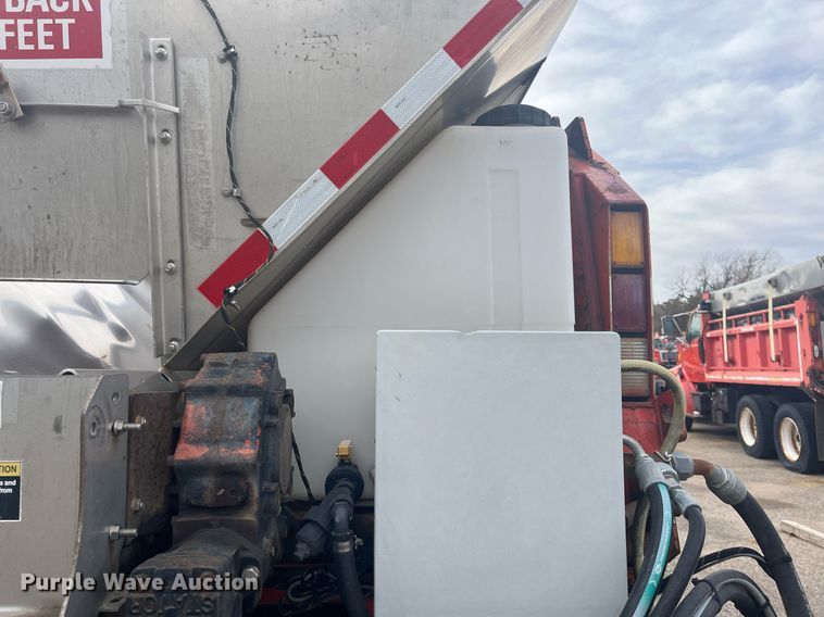 image for item DG5415 2007 International 7400  dump truck