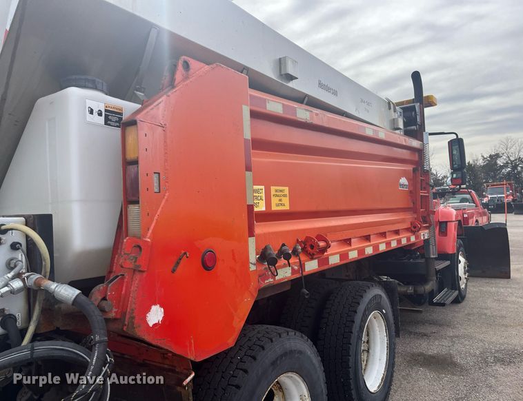 image for item DG5415 2007 International 7400  dump truck