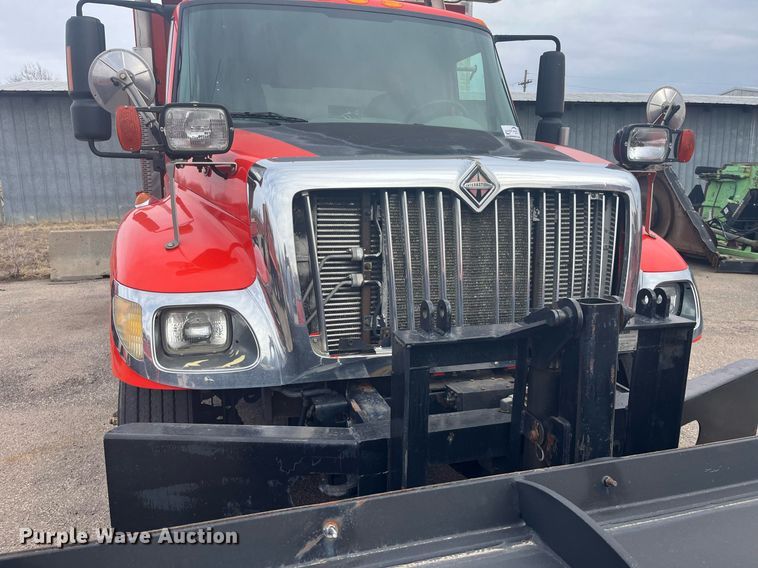 image for item DG5415 2007 International 7400  dump truck