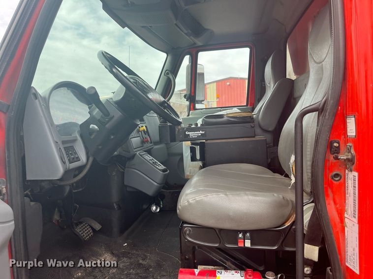 image for item DG5415 2007 International 7400  dump truck