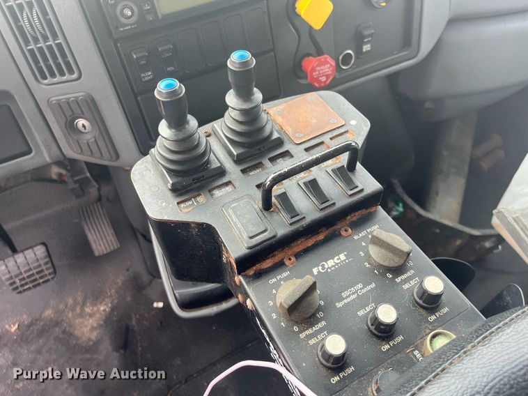 image for item DG5415 2007 International 7400  dump truck