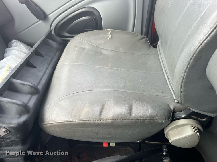 image for item DG5415 2007 International 7400  dump truck