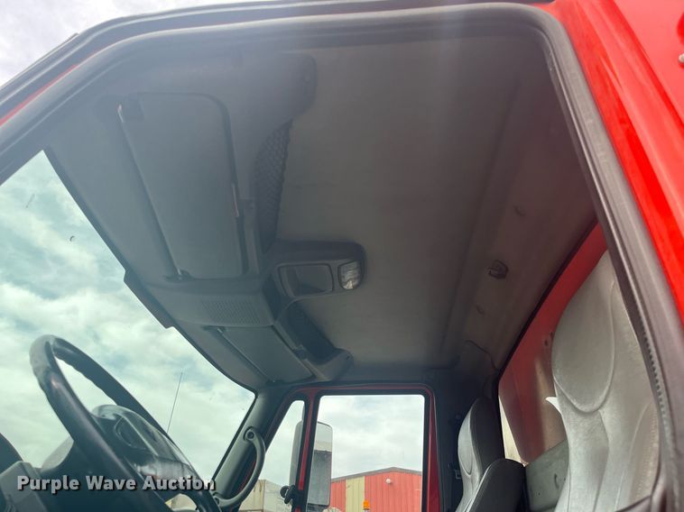 image for item DG5415 2007 International 7400  dump truck