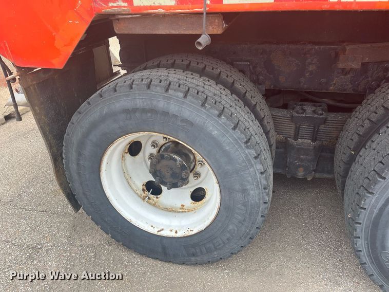 image for item DG5415 2007 International 7400  dump truck