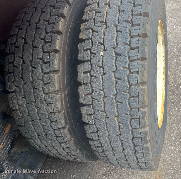 image for item DG5415 2007 International 7400  dump truck