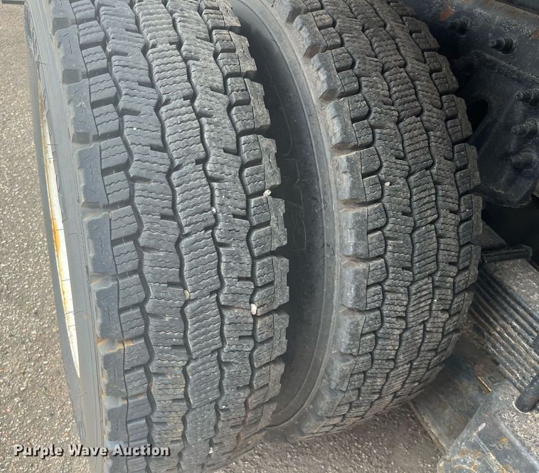 image for item DG5415 2007 International 7400  dump truck