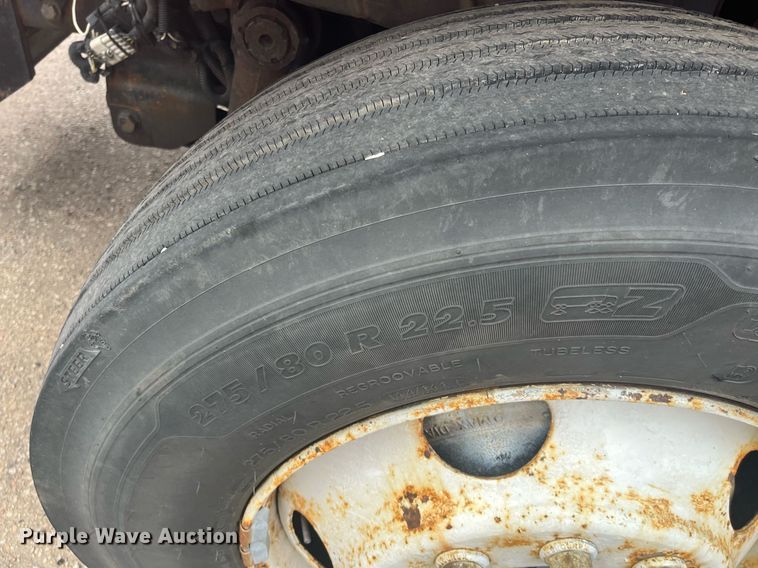 image for item DG5415 2007 International 7400  dump truck