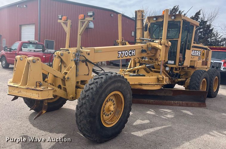 image for item DG5427 2001 John Deere 770CH  motor grader
