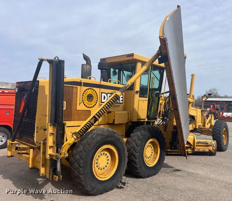 image for item DG5427 2001 John Deere 770CH  motor grader