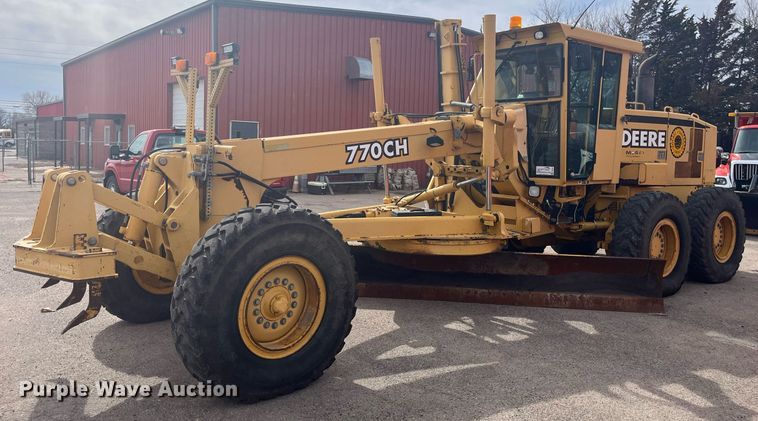 image for item DG5427 2001 John Deere 770CH  motor grader