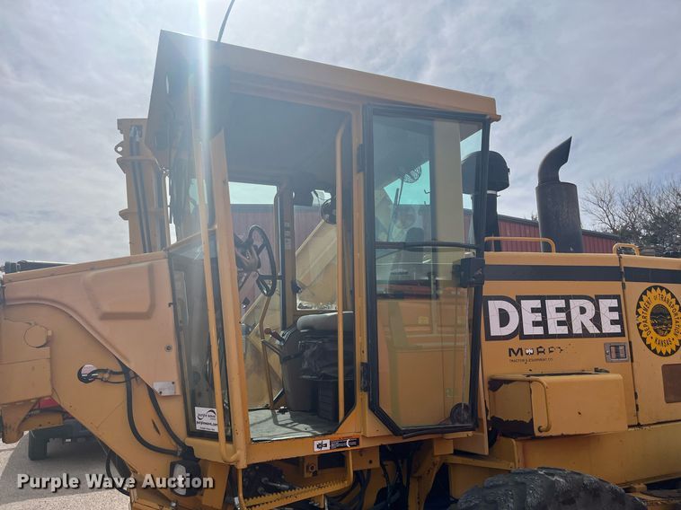 image for item DG5427 2001 John Deere 770CH  motor grader