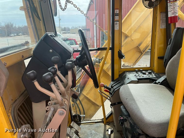 image for item DG5427 2001 John Deere 770CH  motor grader