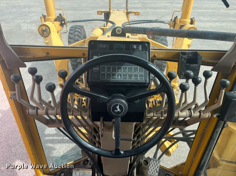 image for item DG5427 2001 John Deere 770CH  motor grader