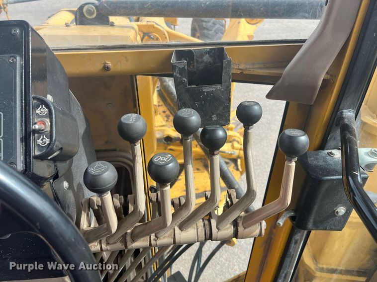 image for item DG5427 2001 John Deere 770CH  motor grader