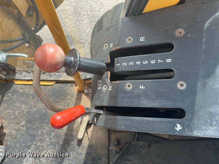 image for item DG5427 2001 John Deere 770CH  motor grader