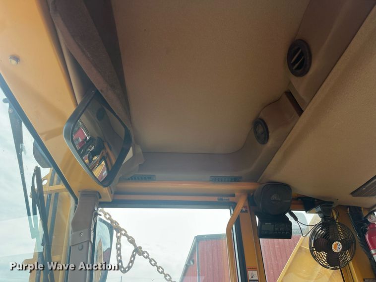 image for item DG5427 2001 John Deere 770CH  motor grader