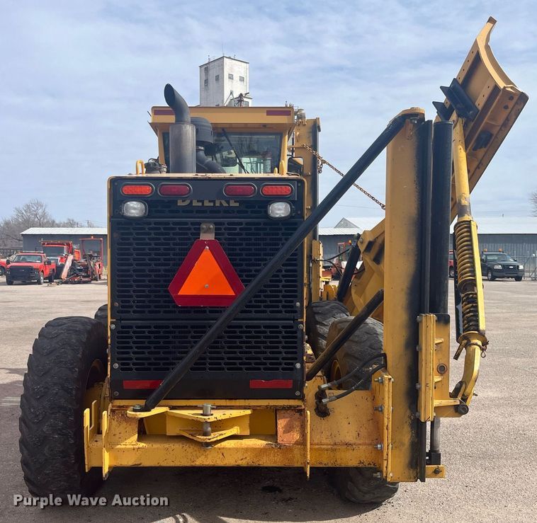 image for item DG5427 2001 John Deere 770CH  motor grader