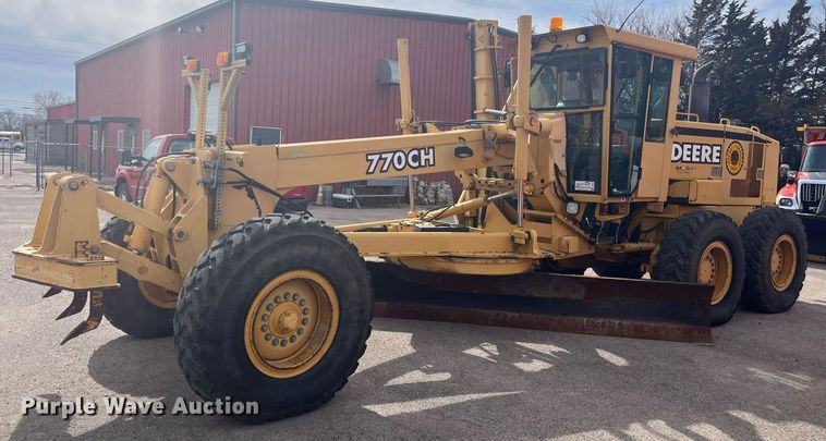image for item DG5427 2001 John Deere 770CH  motor grader