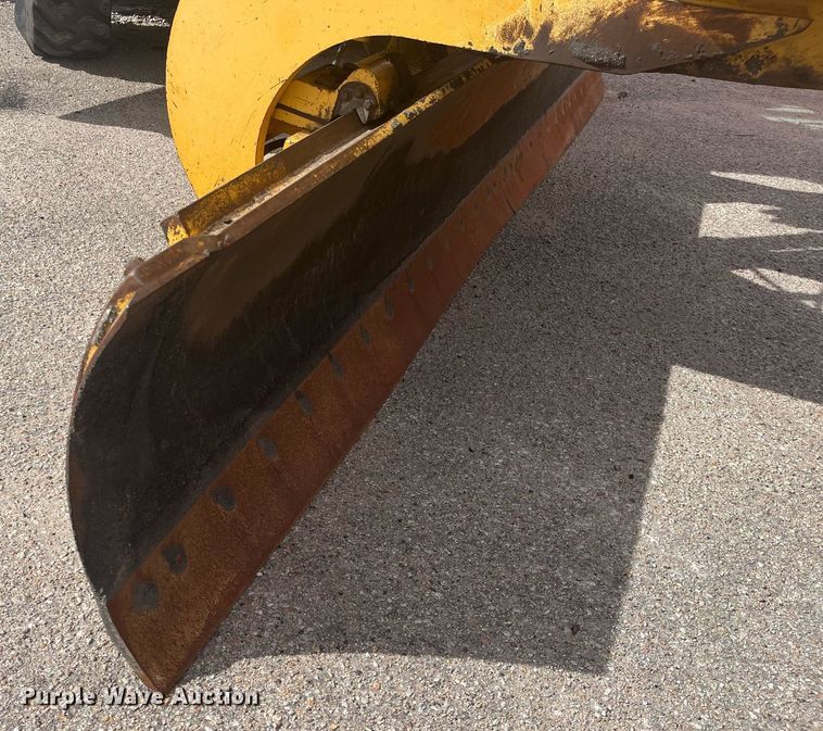 image for item DG5427 2001 John Deere 770CH  motor grader