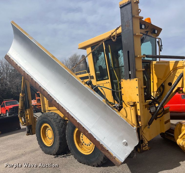 image for item DG5427 2001 John Deere 770CH  motor grader