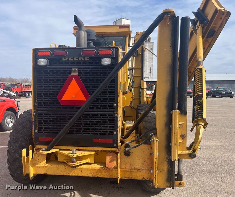 image for item DG5427 2001 John Deere 770CH  motor grader