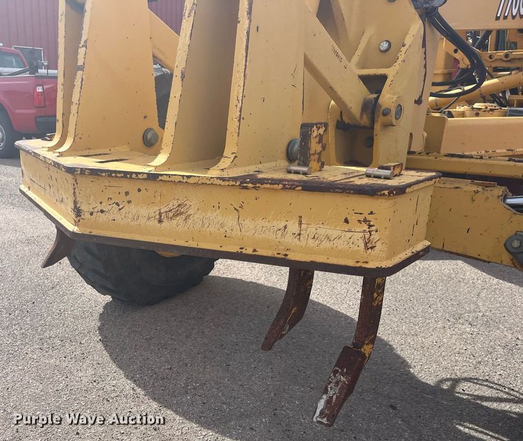 image for item DG5427 2001 John Deere 770CH  motor grader