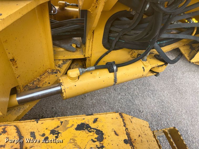 image for item DG5427 2001 John Deere 770CH  motor grader