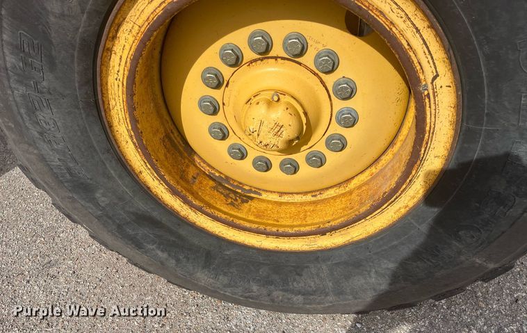 image for item DG5427 2001 John Deere 770CH  motor grader