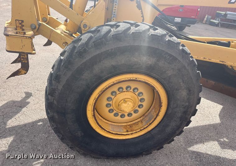 image for item DG5427 2001 John Deere 770CH  motor grader